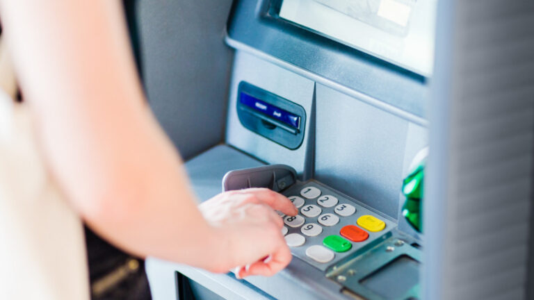 Kiderült, melyik bank hová telepít majd bankautomatát