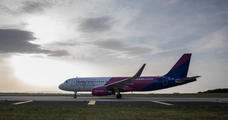Villám csapott a Wizz Air egyik Budapestről induló járatába