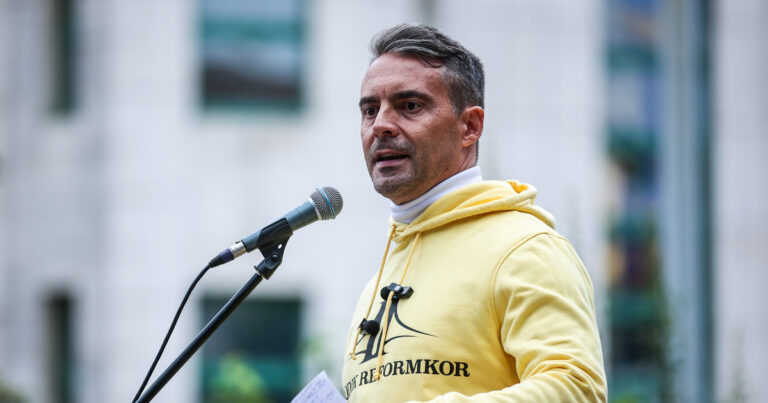 Vona Gábor: Akik 10 hónappal a választások előtt visszalépnek, lehet, hogy csak „Tisza-részvényeket akarnak venni”