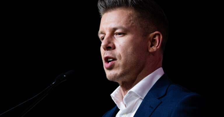 Magyar Péter: Eljött Orbán Viktor gyurcsányi pillanata, a kormányzás összeomlását látjuk