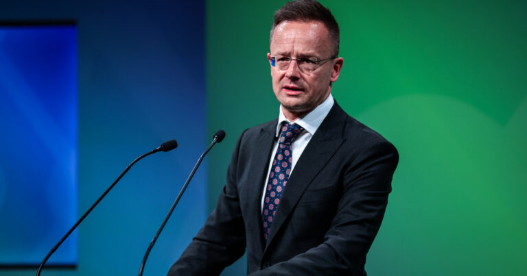 Szijjártó Péter a NATO-csúcs előtt: Győzött az észszerűség