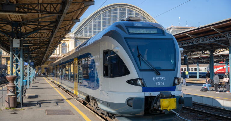 A MÁV eddig több mint 80 millió forintot utalt vissza az utazóknak a késések miatt