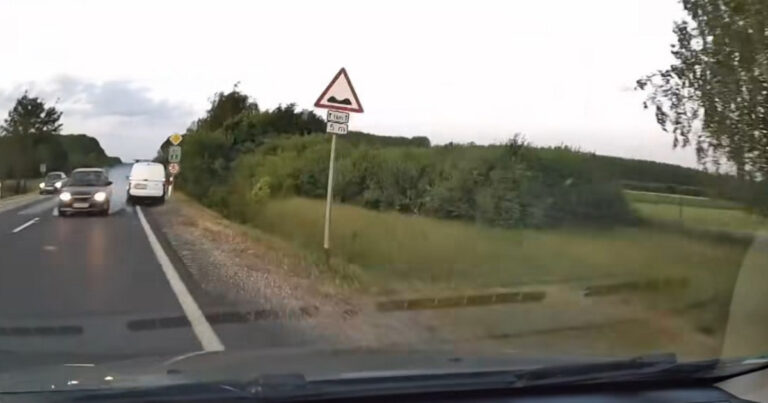 Szabálytalan előzésből lett kis híján tömegkarambol a 4-es főúton