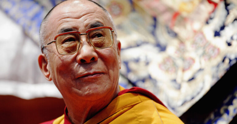 A dalai láma a hagyományokkal szakítva még életében megtalálná utódját