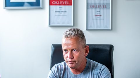 Schobert Norbi: Sokan kötelezőnek érzik, hogy lemenjenek a strandra és bevágjanak 4 gyrost, 5 lángost és 6 palacsintát