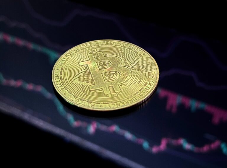 A BNB gyengül: Csökkenő láncon belüli aktivitás és derivatív piaci eladások nyomása alatt