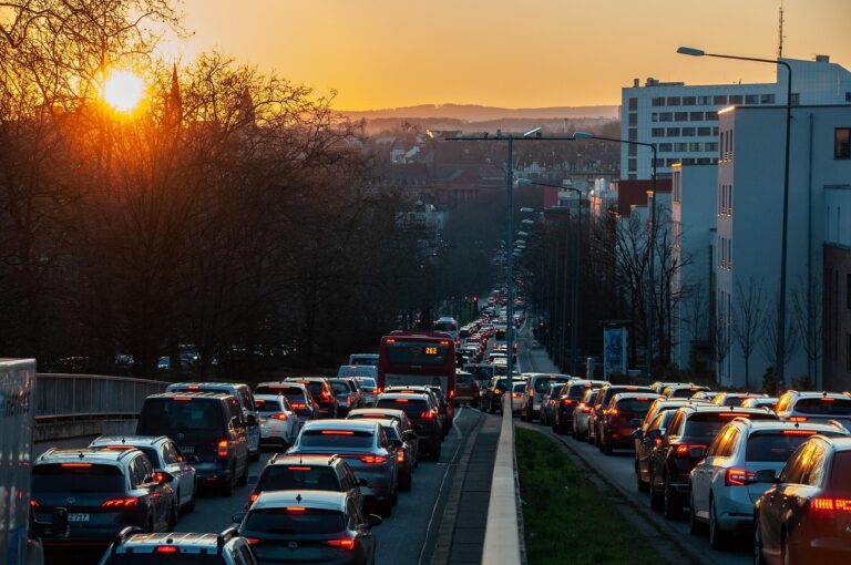 Itt a vasárnap, kezd elesni az M7-es autópálya