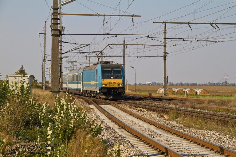 Erdőtűz csapott fel Franciaország déli részén, evakuálni kellett a híres Fontfroide apátságot
