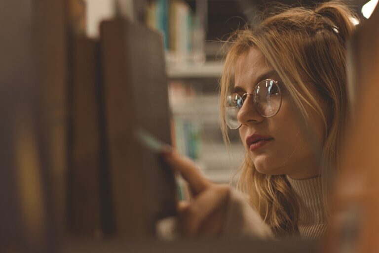 Kriptós befektetési csalásban utazó bűnözőket kapcsoltak le