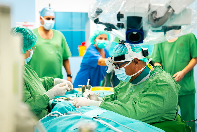 Szegeden, egy magyar kisfiú kapta meg az első implantátumot, amivel visszakaphatja a hallását 1