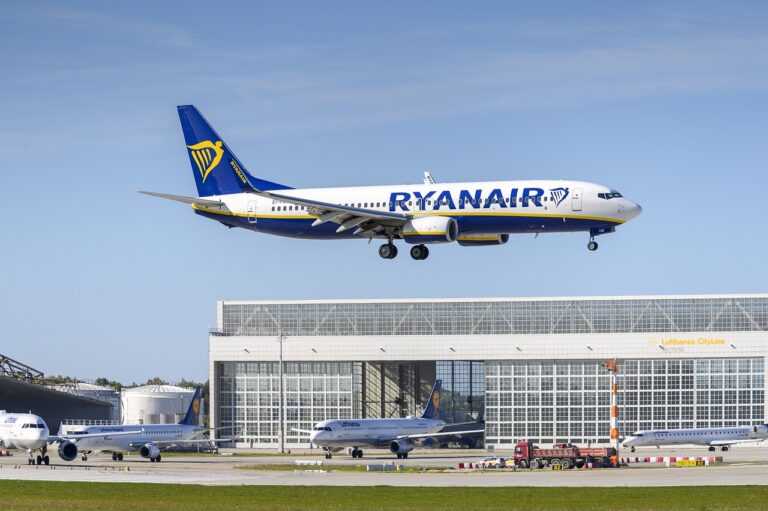 Tűzriadó egy Ryanair-gépen, 18 utas sérült meg Palma de Mallorcán