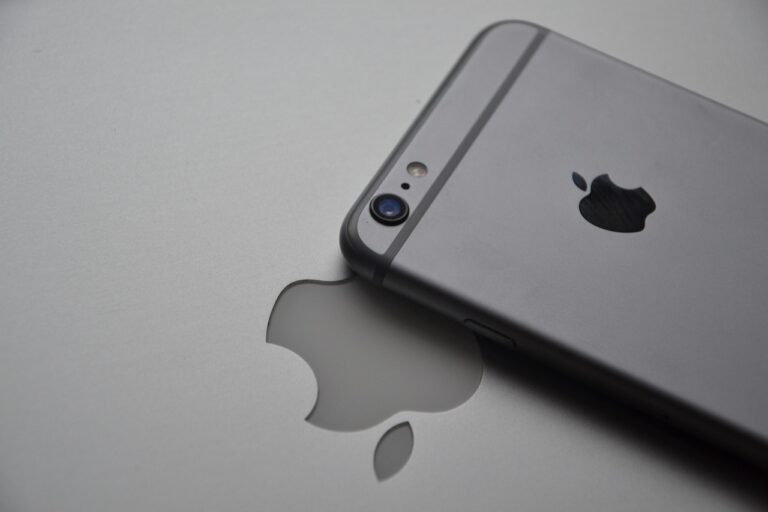 Az Apple bemutatta az iPhone 17-et: gyorsabb és energiatakarékosabb!