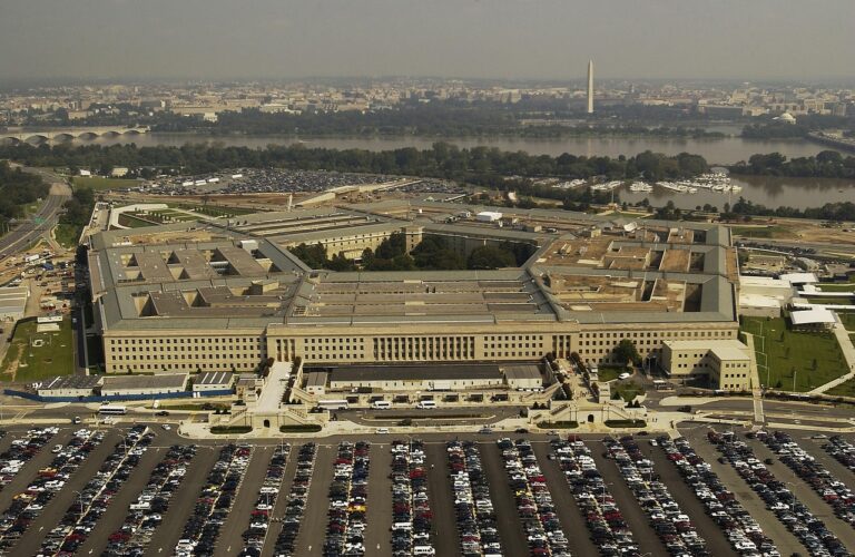Pentagon leállítja fegyverszállítmányait Ukrajnába, meglepetés a kongresszusnak.