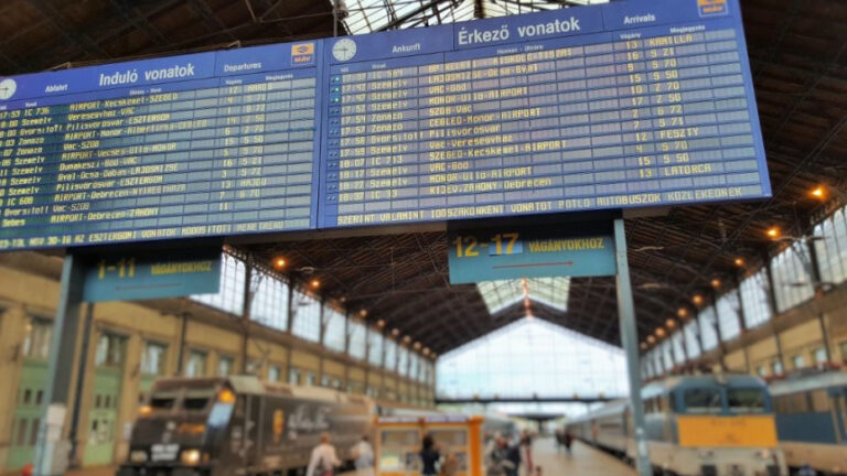 Eltűntek a valós idejű vonatinformációk az osztrák rendszerből Magyarországon